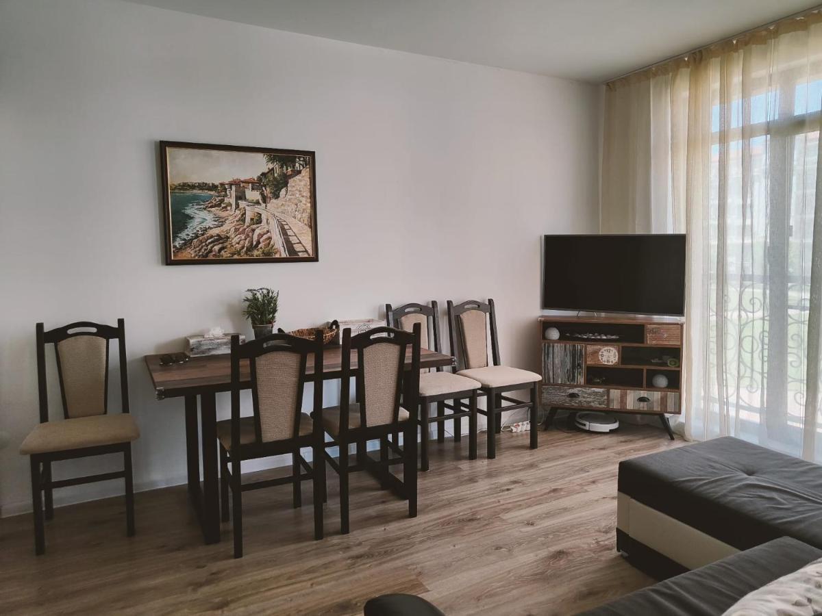 Studio Aivasovskij Park - Meters Away From Beach Pomorie Bagian luar foto