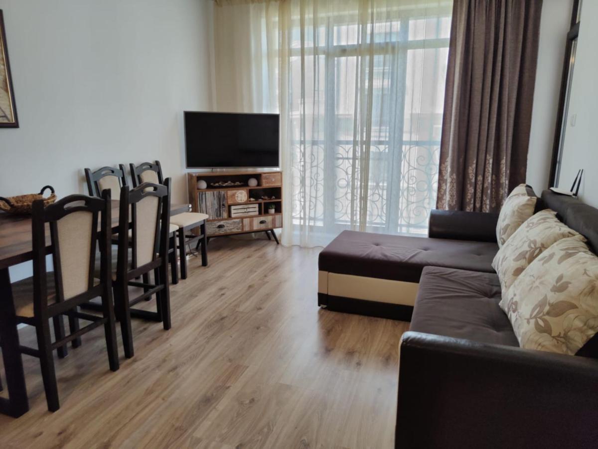 Studio Aivasovskij Park - Meters Away From Beach Pomorie Bagian luar foto