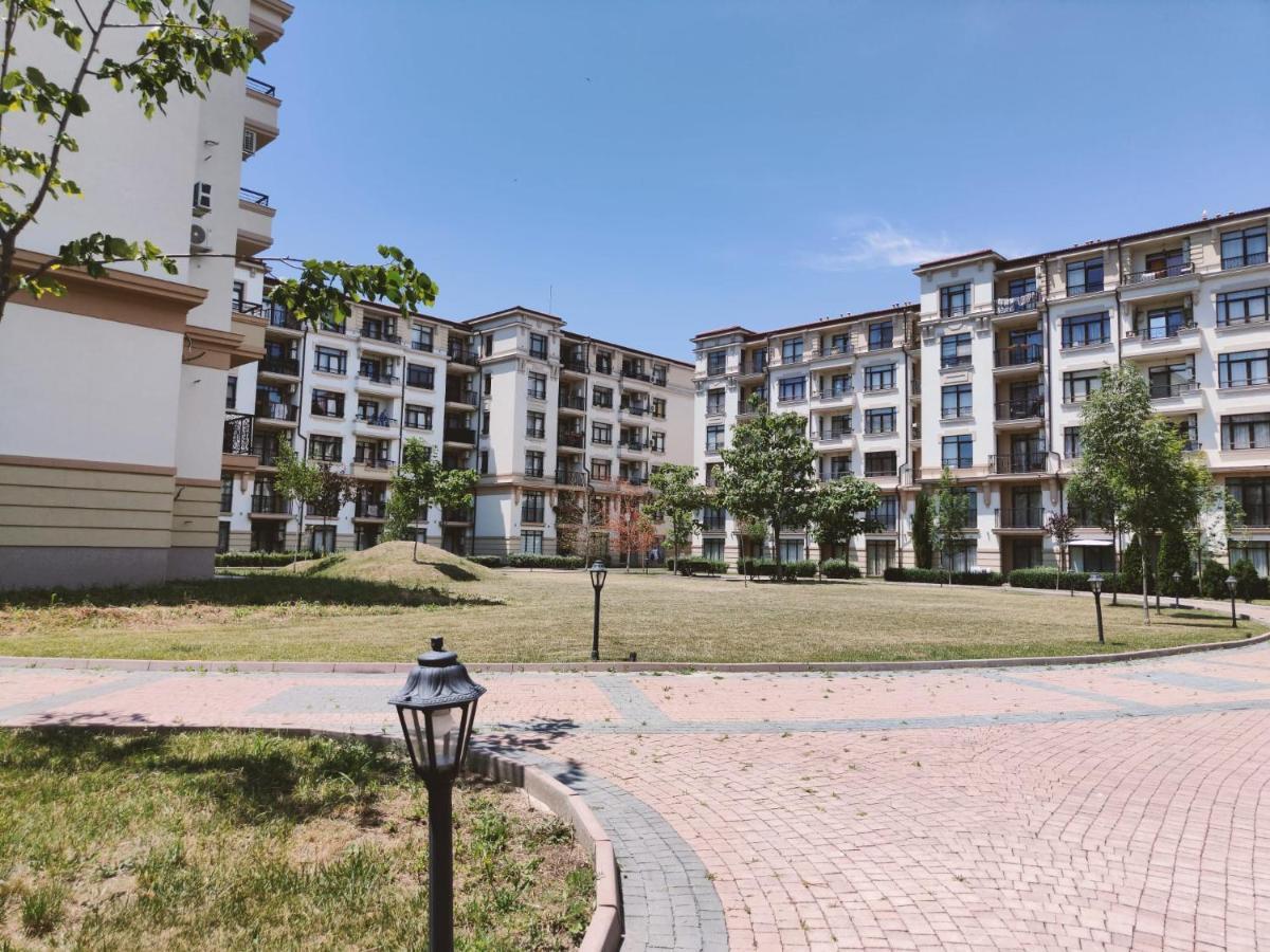 Studio Aivasovskij Park - Meters Away From Beach Pomorie Bagian luar foto