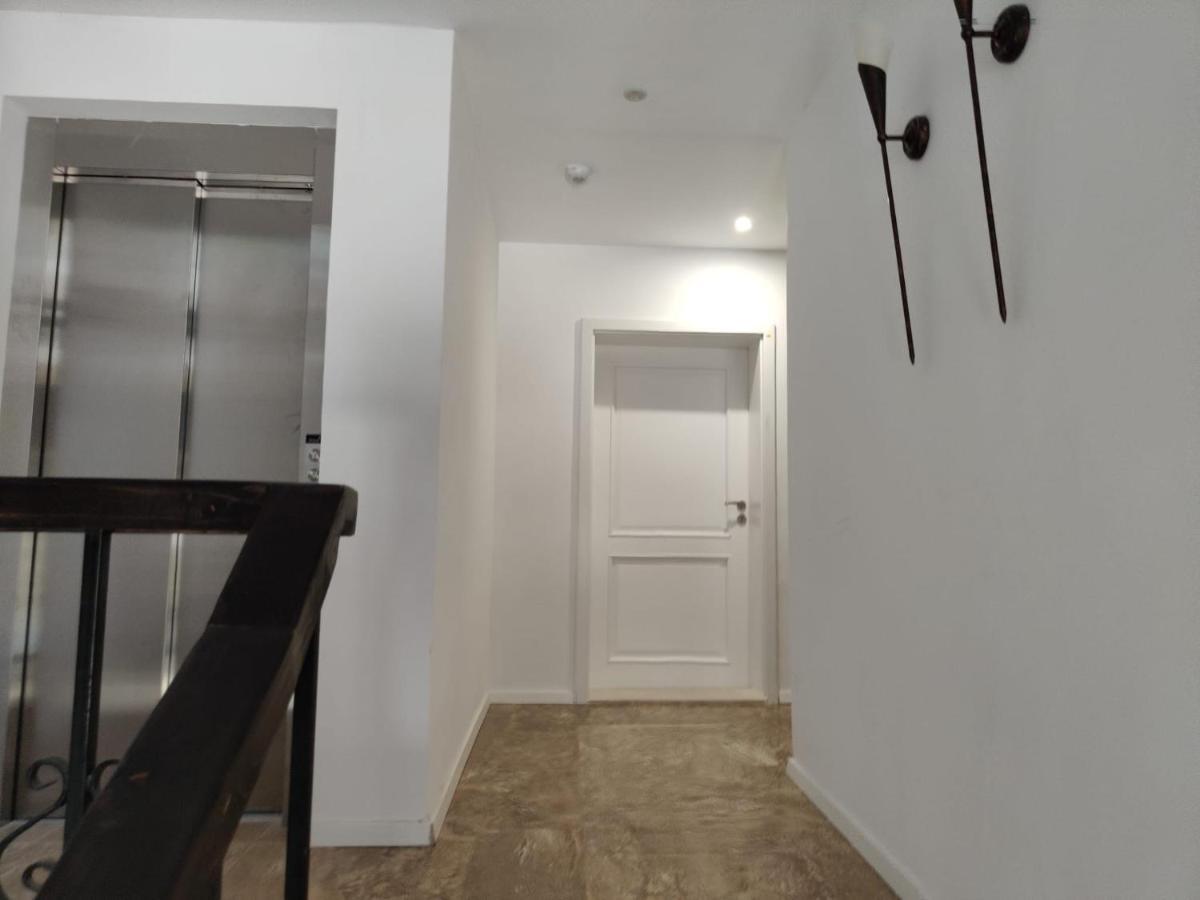 Studio Aivasovskij Park - Meters Away From Beach Pomorie Bagian luar foto